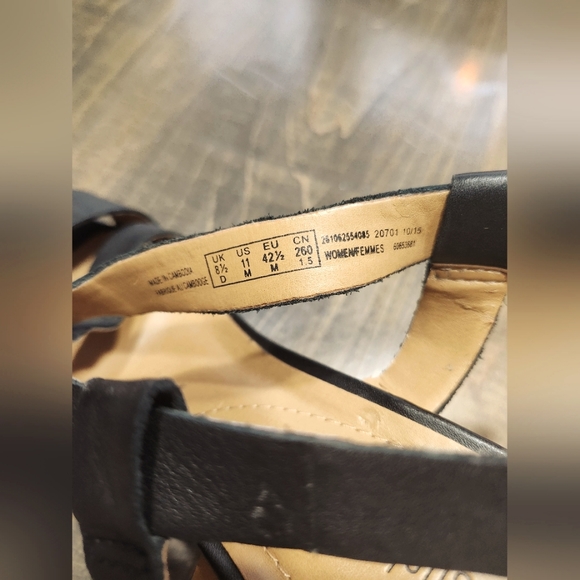 Womens Clarks Comfort Stacked / Leather Look Black Strappy Heeled Sandals 10(11) - Picture 3 of 8